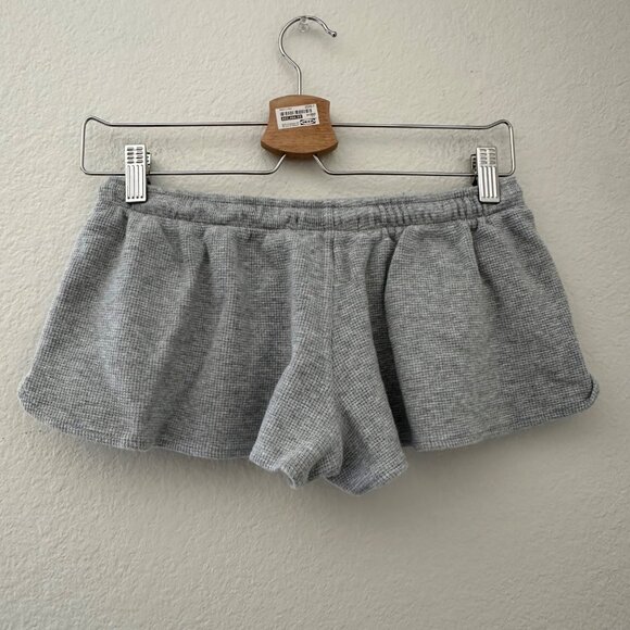 Brandy Melville Gray Waffle Knit Elastic Waist Shorts Pockets Cotton Airy Sz XS - Picture 2 of 8